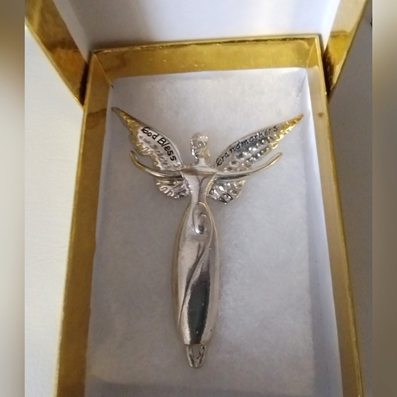 Guardian Angel Pin Brooch for Grandmothers - Picture 9 of 12